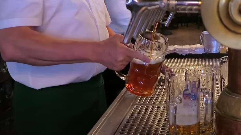 HAOS U NJEMAČKOJ Samo odabrane mušterije će moći da piju pivo po lokalima!