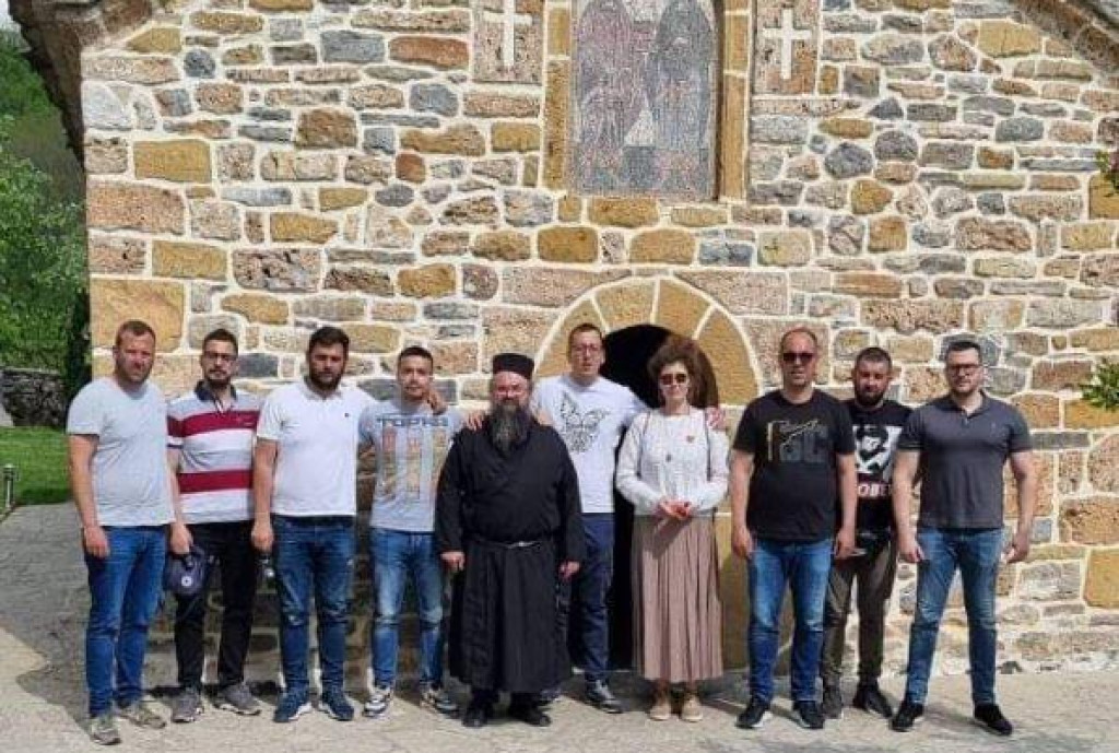 VELIKI! Članovi Pravoslavnog bratstva iz Budve pomogli tri porodice sa Kosova