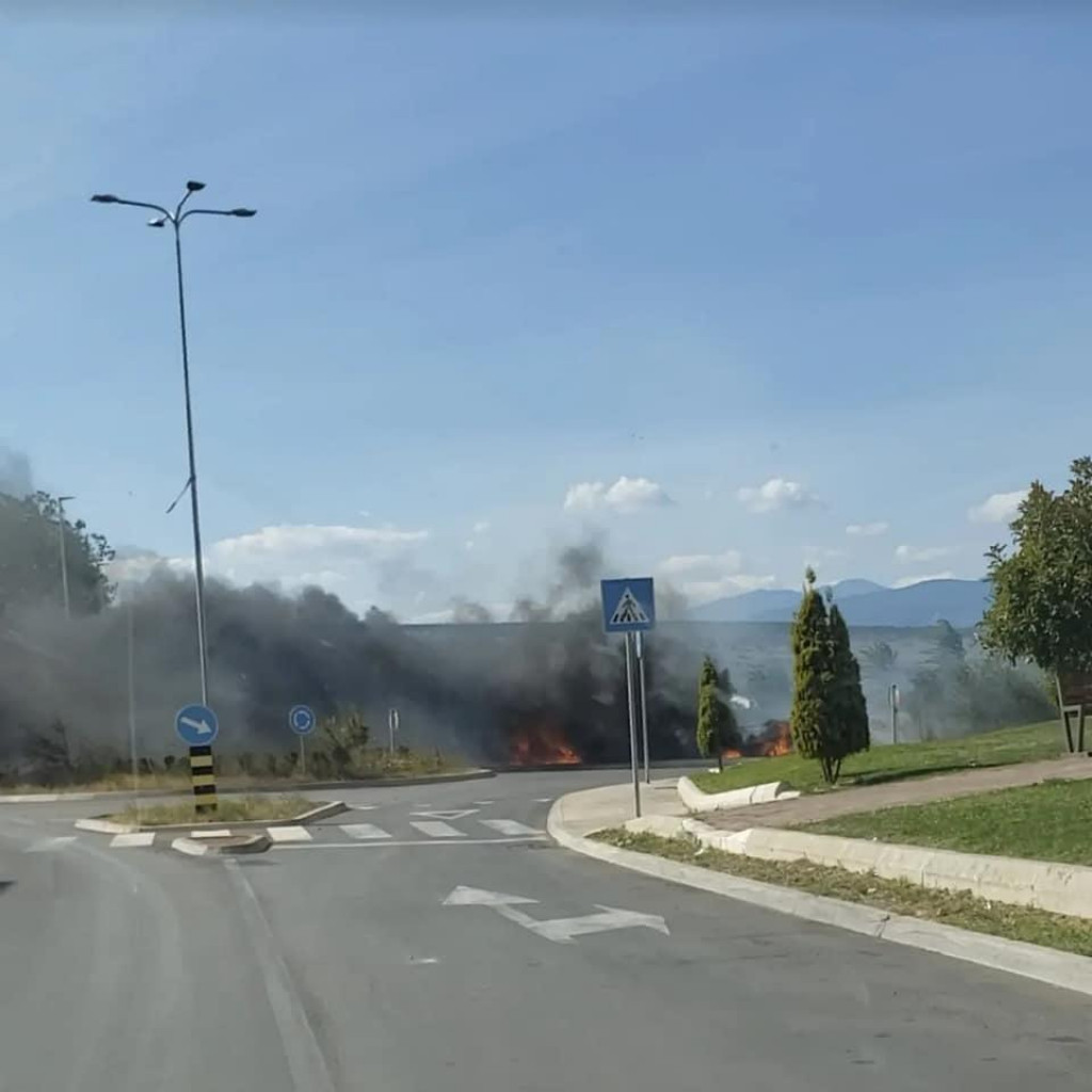 PODGORICA: Izgorio automobil u Siti kvartu
