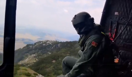 Helikopteri Vojske Crne Gore gasili požare na Durmitoru i u Plužinama