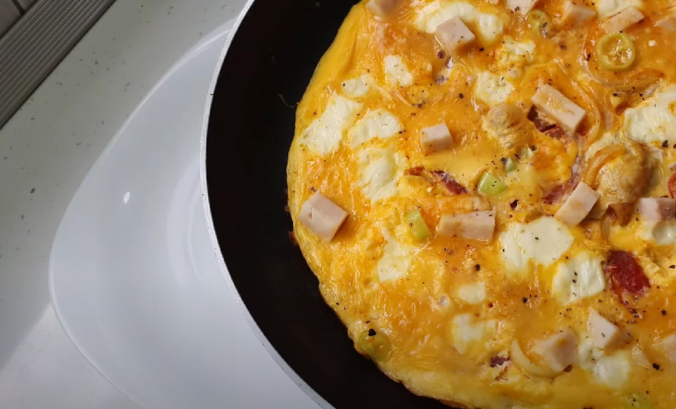 MAKEDONSKA KAJGANA: Bogat doručak sa sirom i paprikom!