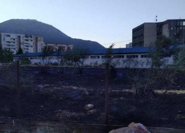 USPJEŠNA AKCIJA Vatrogasci ugasili požar na prostoru iza SSŠ i Poljoprivrednog instituta