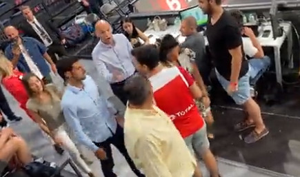 (VIDEO/FOTO) Novak ukrao šou košarkašima u Istanbulu, svi htjeli da se slikaju sa njim