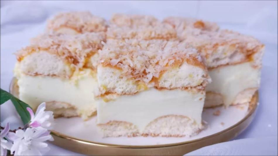 BIJELA TORTA SA PIŠKOTAMA: Glavni dio je fil sa ukusom limuna, lagana i osvežavajuća, savršena za ljeto (VIDEO)