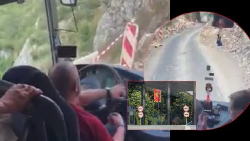KOD GRANICE CG/SRB, LJUDI UPLAŠENI: Sablasan snimak autobusa dok obilazi provaliju (VIDEO)