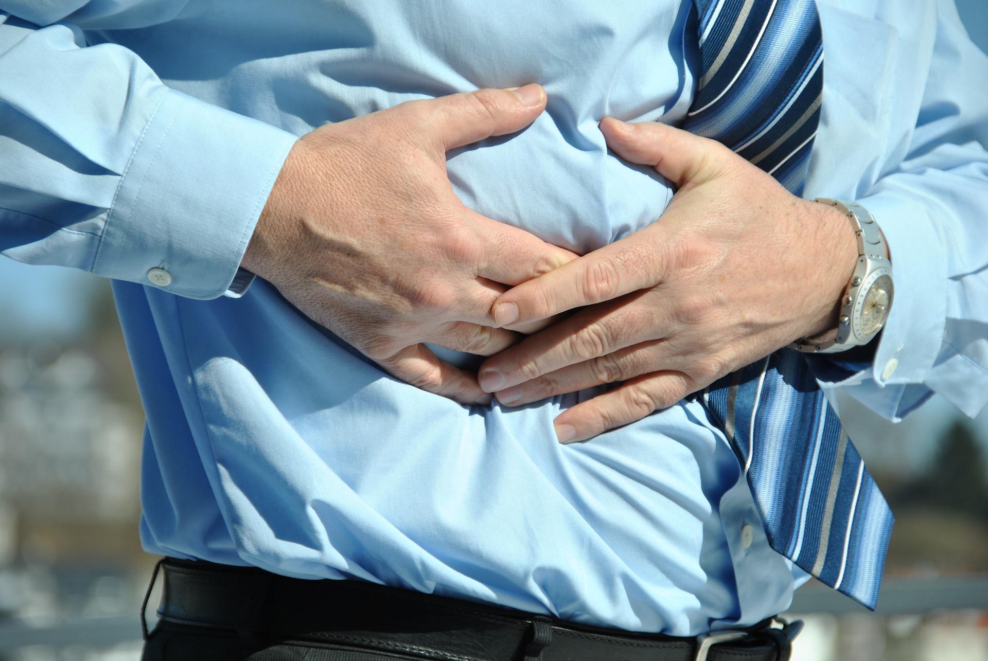 GASTROENTEOROLOG OTKRIVA: Gorući bol u želucu je najčešći simptom GASTRITISA!