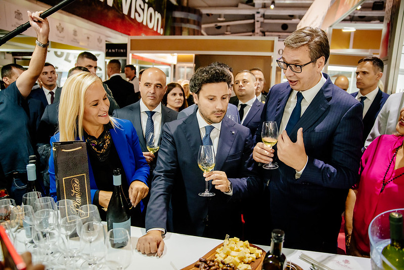 (VIDEO) Vučić i Abazović degustirali vina: Dritane, niko ne bi rekao da je ovo iz Crne Gore