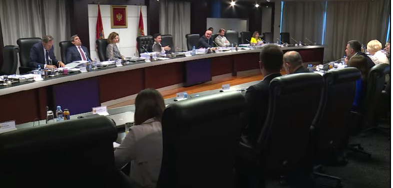BOŽOVIĆ: Opština Budva će naći način da riješi stambena pitanja zaposlenih u Centru bezbjednosti