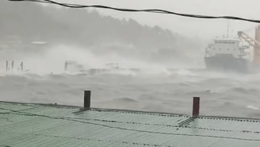 SNAŽNO NEVRIJEME U JAPANU: Hiljade ljudi evakuisano zbog tajfuna Nanmadol