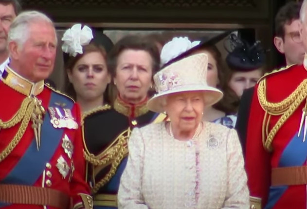 POČAST ELIZABETI II: Širom sveta ljudi odaju poštovanje britanskoj kraljici