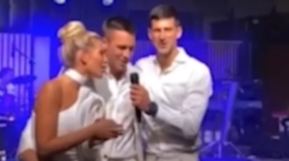 NOLE ODUŠEVIO GOSTE Novak uzeo mikrofon od Sergeja Ćetkovića i zapjevao na svadbi brata Đorđa (VIDEO)