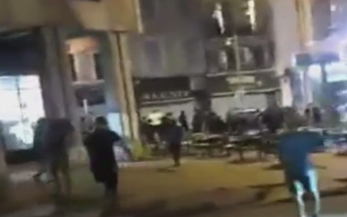 NEREDI U MARSEJU Žestok sukob navijača u Francuskoj (VIDEO)