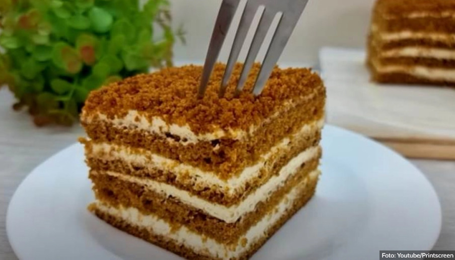 ČUVENA RUSKA POSLASTICA Medena torta sa pavlakom, nježna i aromatična