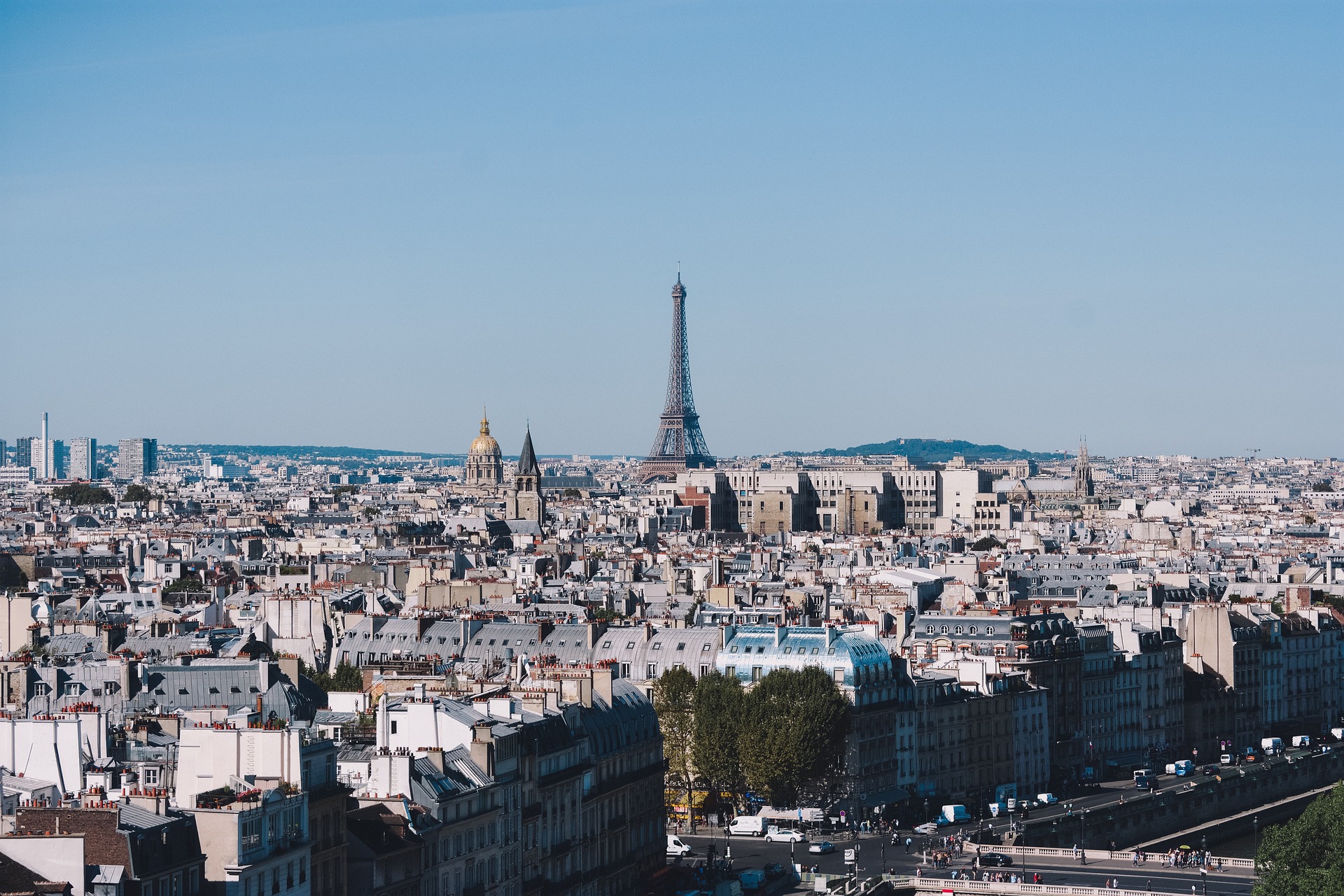 UBISTVO DJEVOČICE U PARIZU: Tinejdžerka pronađena mrtva u kutiji, vezanih ruku i nogu