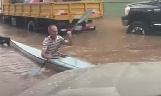 HAOS U VENECUELI: U poplavama stradalo 15 ljudi
