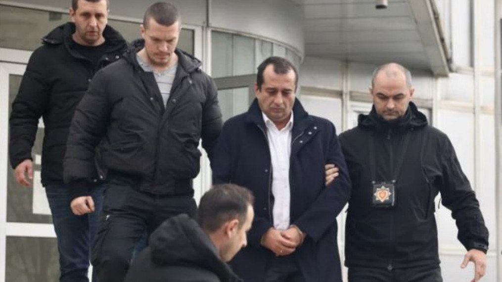TUŽILAC OSTAJE IZA REŠETAKA Saši Čađenoviću određen pritvor zbog sumnje da je radio za Zvicera!