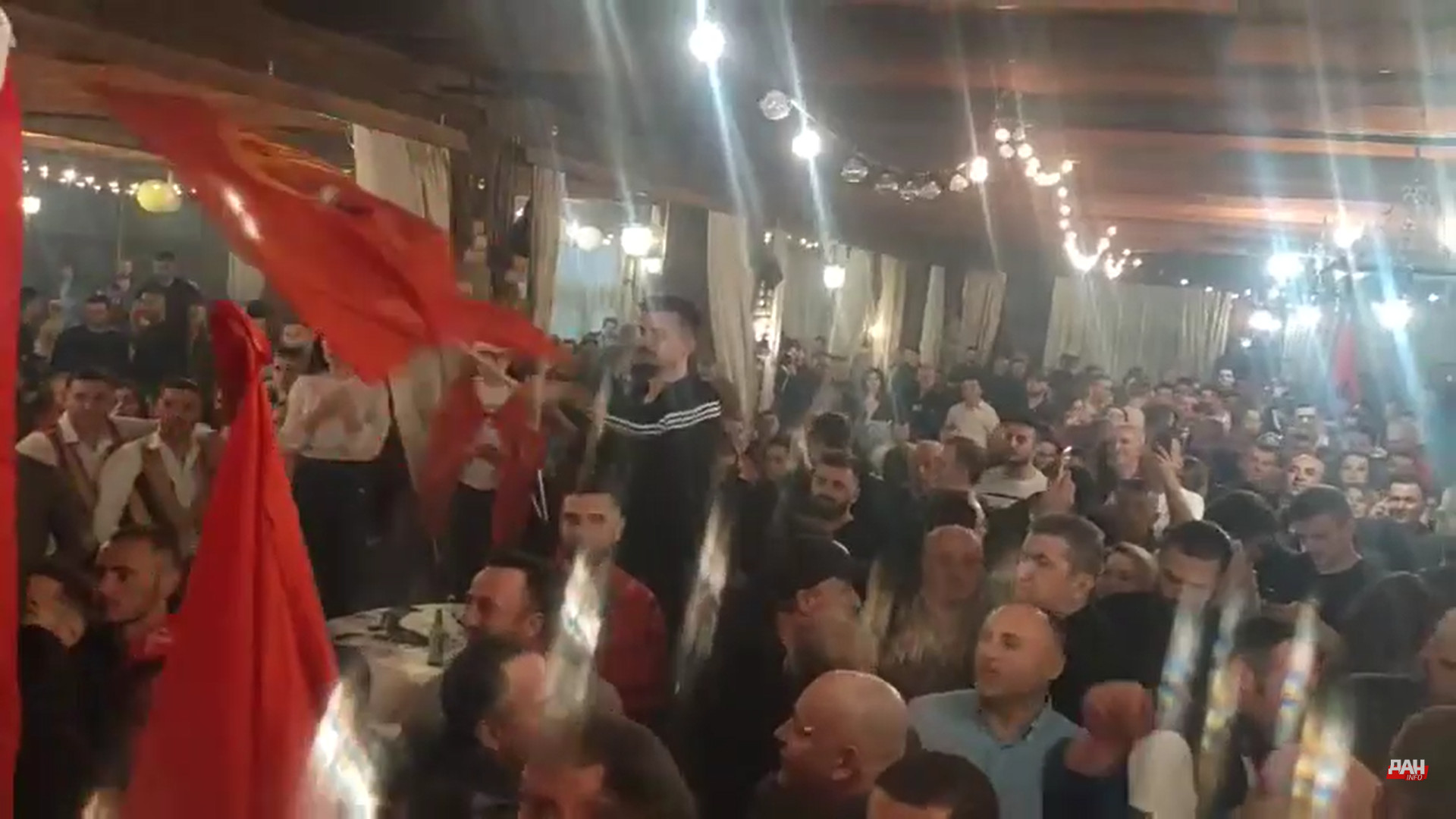 SKANDALOZNO SLAVLJE ALBANACA: Uz povike i zastave terorističke UČK slavili pobjedu u Tuzi
