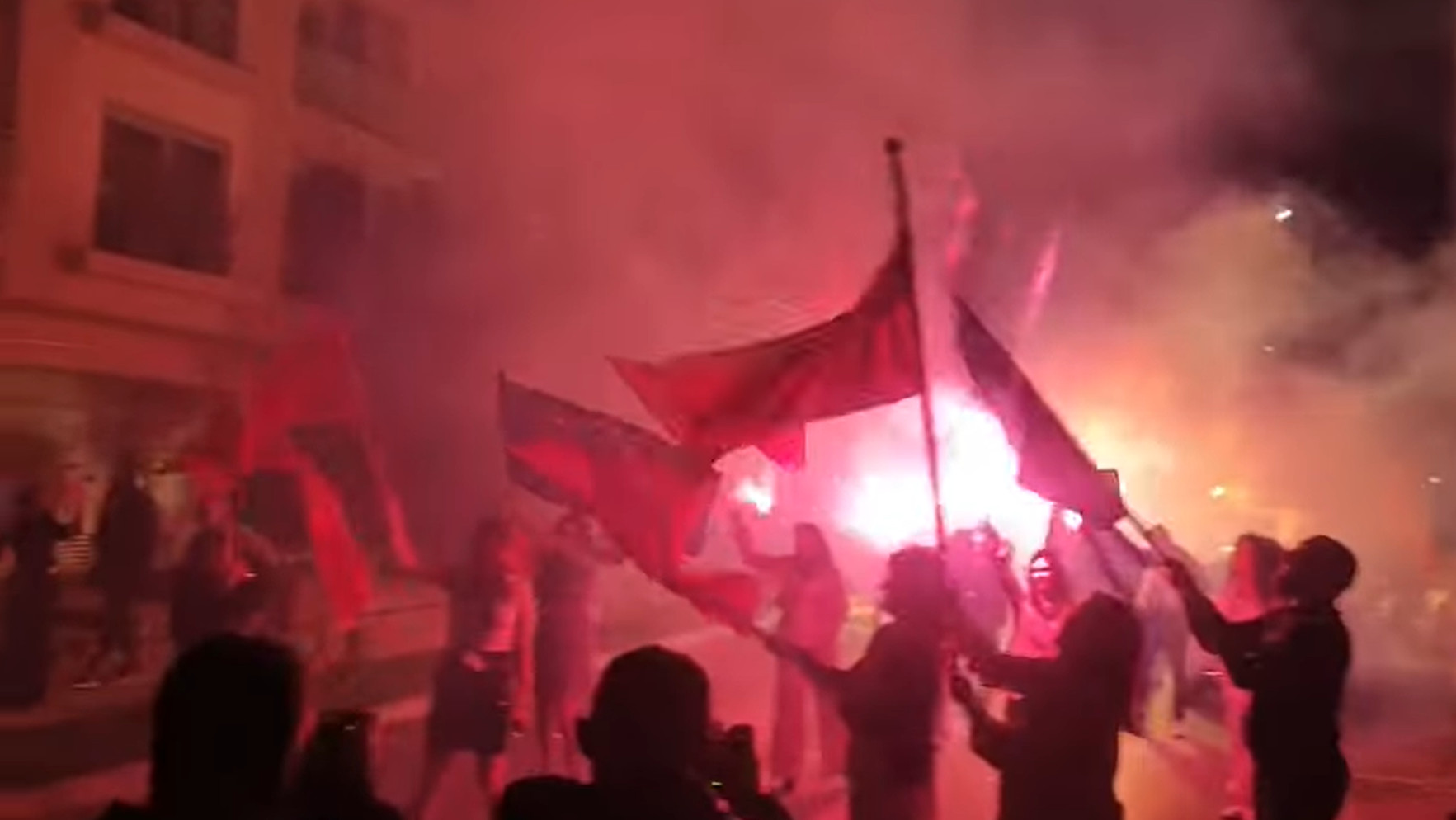 Slavlje na ulicama Podgorice: „Milo ode“ (VIDEO)