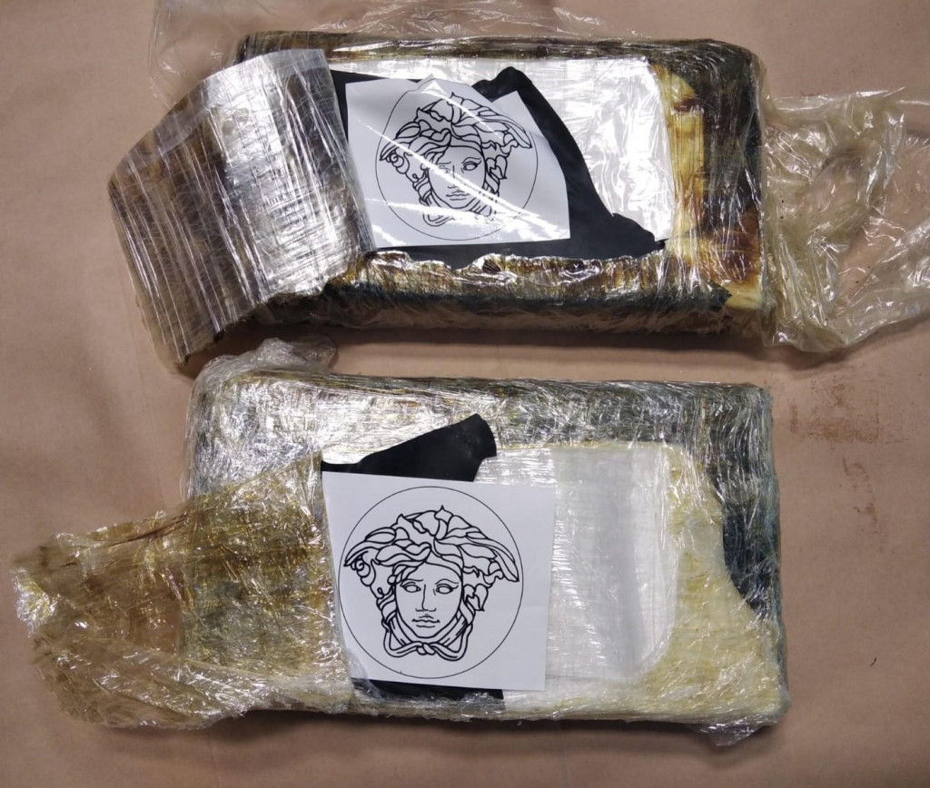 U Podgorici uhapšene dvije osobe: Prevozili dva kilograma kokaina visoke čistoće
