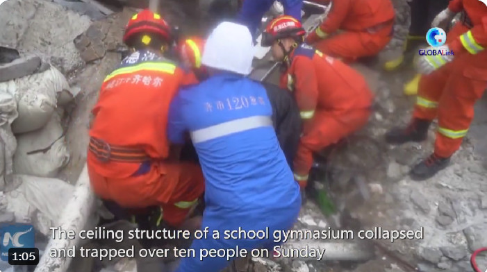 KINA: Srušio se krov školske fiskulturne sale, poginulo 11 ljudi (VIDEO)