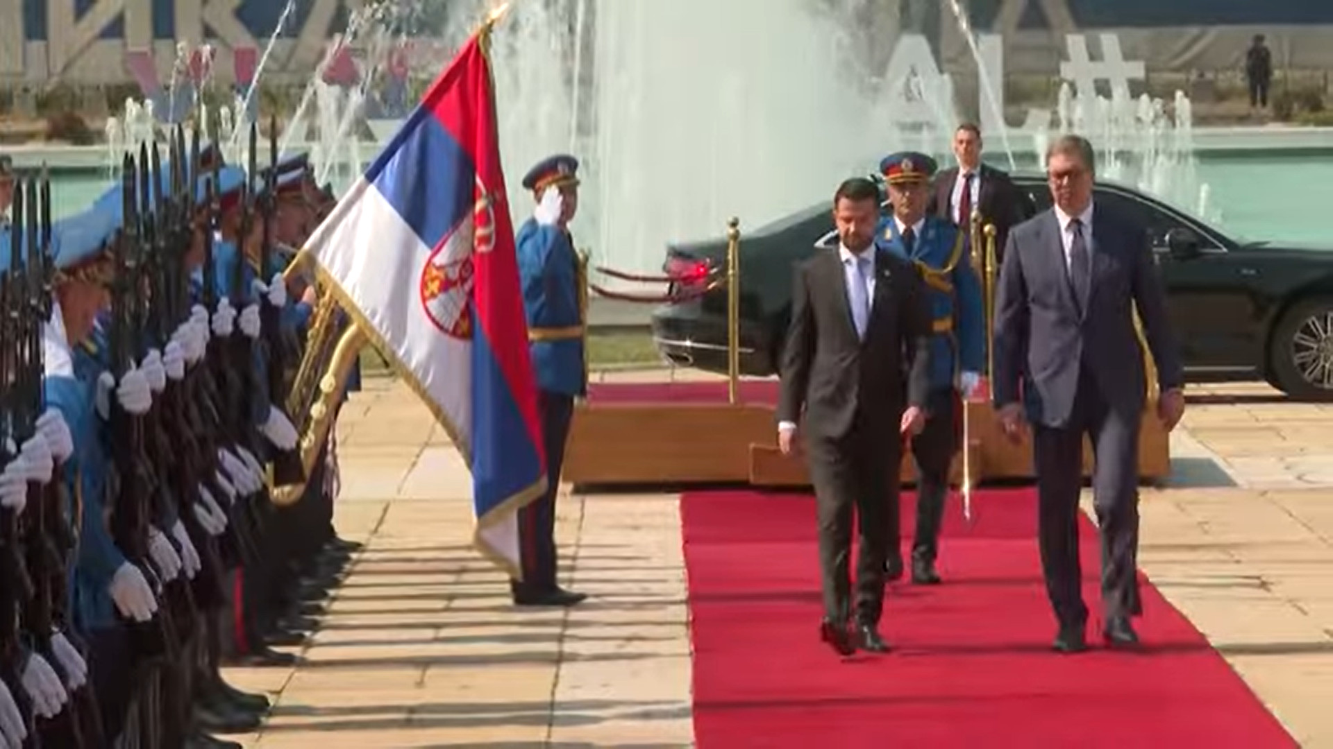 Vučić dočekao Milatovića uz himnu, gardu i crveni tepih