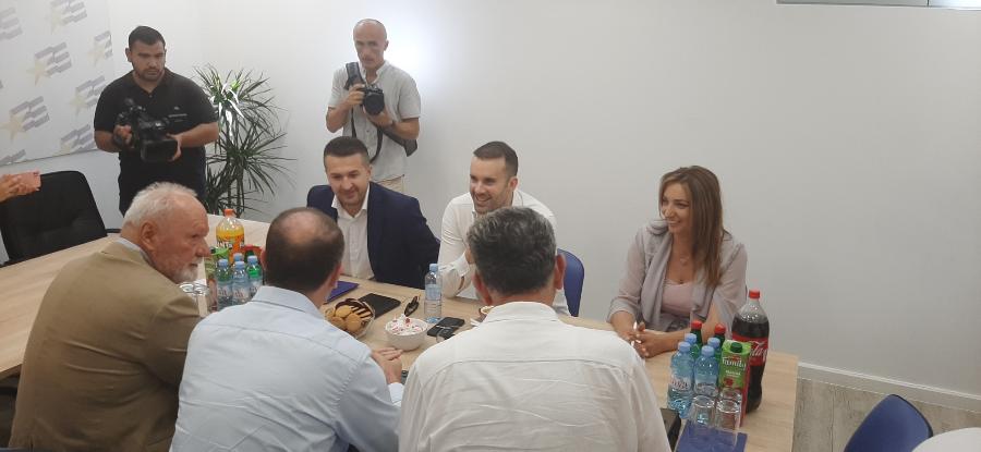 Predstavnici  Albanskog foruma došli na sastanak sa Spajićem