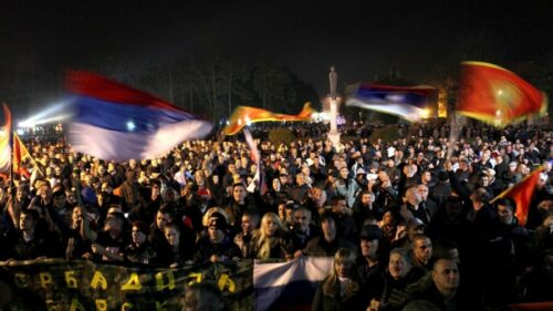 Komično je prikrivati izdaju narodne volje „malignim uticajem“ Srbije