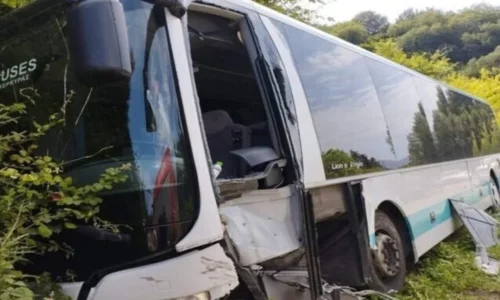 Tri osobe poginule a najmanje 40 povrijeđeno na putu Atina – Solun
