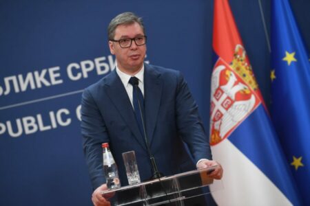 VUČIĆ Građani Srbije glavu gore i da se borimo za našu Srbiju (video)