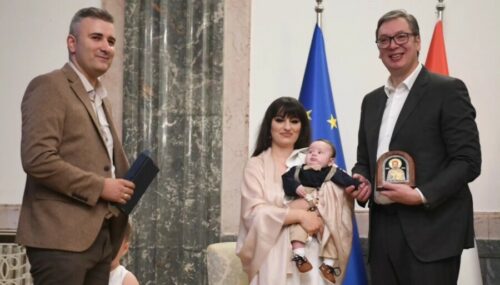 Vučić primio u Predsjedništvu članove porodice Janković sa Kosova i Metohije