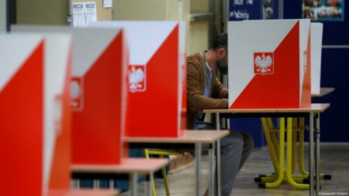 Sjutrašnji izbori u Poljskoj donose borbu između pristalica EU i evroskeptika