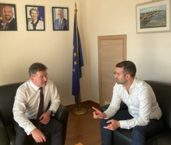 Spajić se sastao sa Lajčakom u kancelarijama Delegacije EU u Crnoj Gori