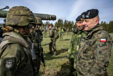 KLIMA SE ISTOČNO KRILO NATO PAKTA Načelnik generalštaba poljske vojske podnio ostavku