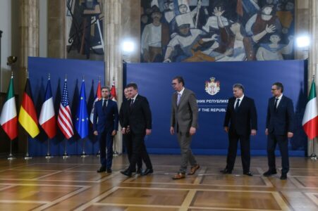 Počeo sastanak predsjednika Srbije sa velikom petorkom