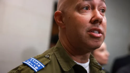 Kongresmen Brajan Mast došao na Kapitol u vojnoj uniformi Izraela