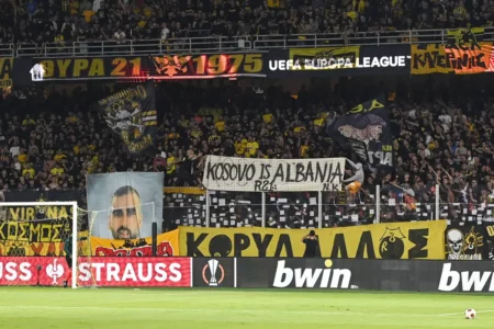 KOSOVO JE SRBIJA Atinski AEK sa gađenjem osudio dio navijača