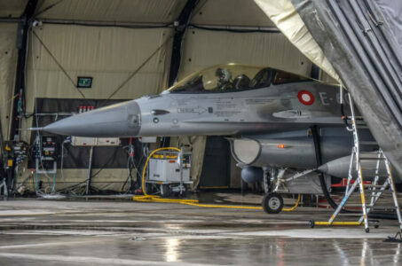 Holandija poslala pet lovaca F-16 u Rumuniju za obuku ukrajinskih pilota