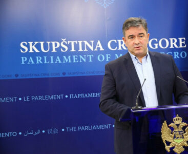 URA će glasati inicijativu DPS-a za smjenu Andrija Mandića