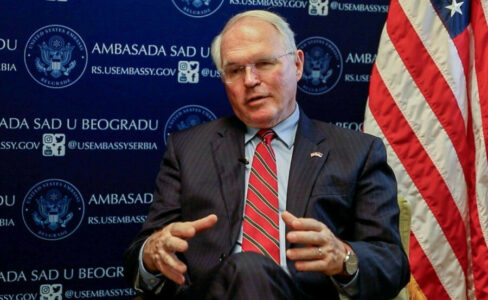 Američki ambasador u Srbiji se ogradio od vandala iz opozicije
