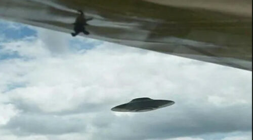 BAJDEN OČEVIDAC NLO primijećen na nebu iznad aerodroma u Los Anđelesu (video)