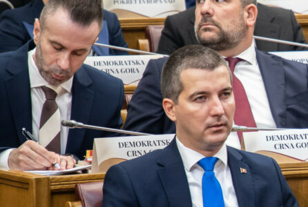 NAGRADA ZA SVE PREDIZBORNE ZDRAVICE Zdravko Krivokapić ide u diplomatiju