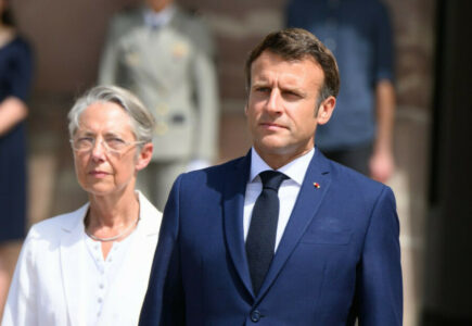 Makron smjenjuje premijerku Francuske, tri ministra potencijalni Elizabetini naslednici