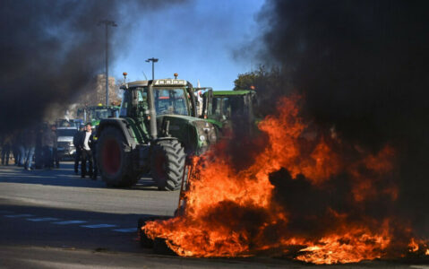 FRANCUSKA Poljoprivrednici zapalili carinarnicu u Nimu