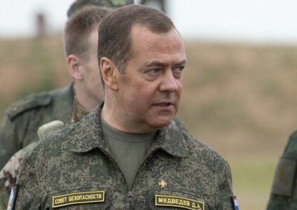 SKRETANJE PAŽNJE SA UKRAJINE Medvedev naveo skrivenu svrhu američkih udara na Hute