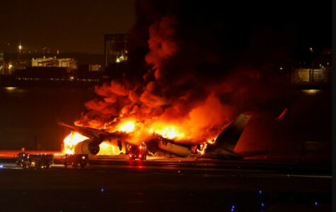 U sudaru aviona na aerodromu Haneda poginulo pet osoba (video)