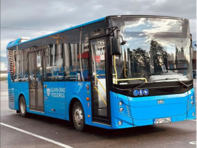 I NISU DJECA OVAJ PUT Ponovo kamenovan autobus gradskog u Podgorici