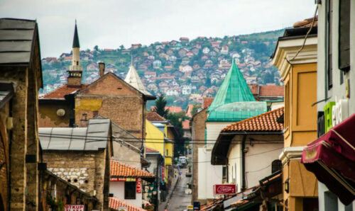 DANI ANTISRPSKE HISTERIJE Sarajevska čaršija nastavlja tradiciju za blage dane