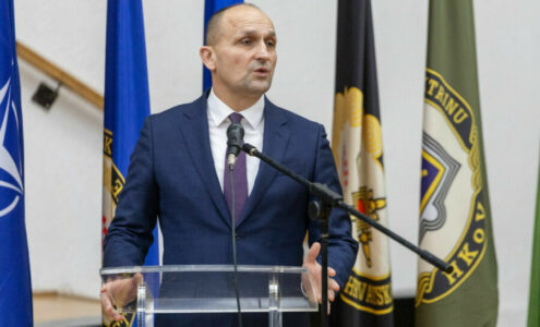 Hrvatski ministar odbrane došao u Crnu Goru i Krapovića stavio na čekanje