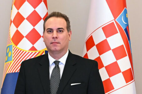 PONIŽAVAJUĆE SAOPŠTENJE Crnogorsko diplomatsko snishođenje Hrvatskoj