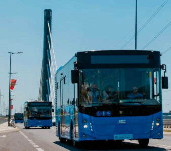 VANDALIZAM Kamenovani autobusi gradskog prevoza u Podgorici